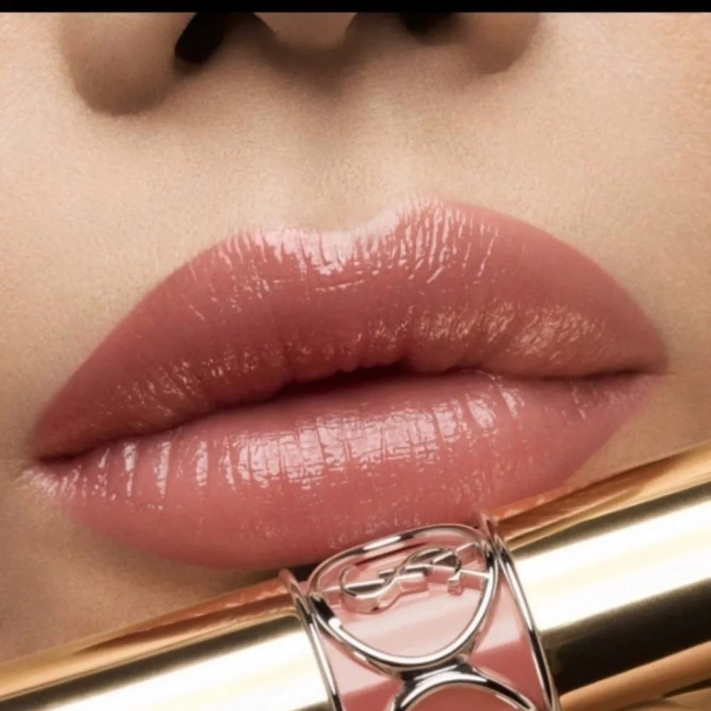 💋 Yves Saint Laurent Rouge Volupte Shine Oil-In-Stick  150 Nude Lingerie